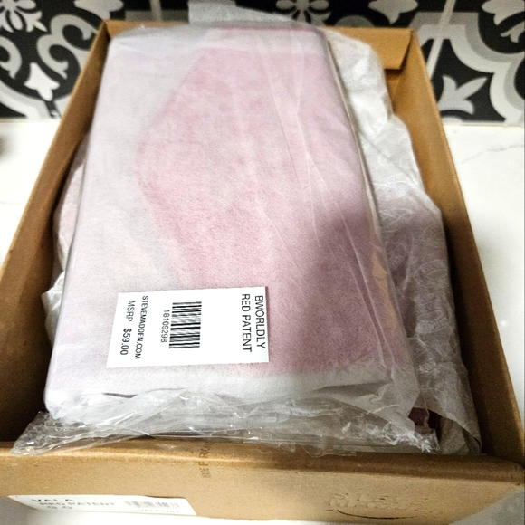 Steve Maddden VALA RED PATENT HEELS size 9 & BWORLDLY RED PATENT 18109298 Clutch - Picture 14 of 16